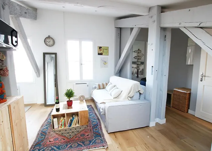 Guestready - Sunny Attic Apt Near Grand Theatre