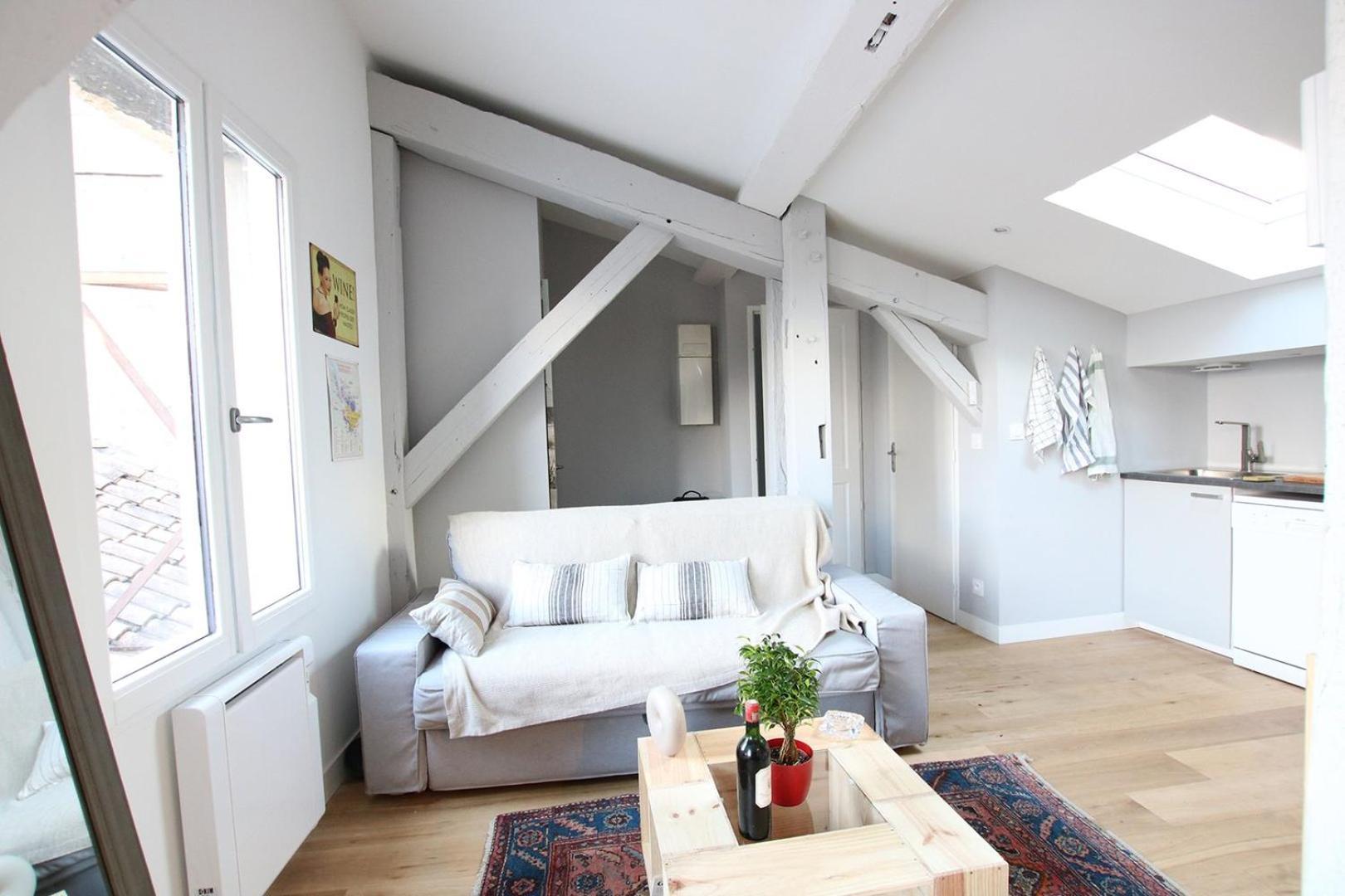 Guestready - Sunny Attic Near Grand Theatre Apartment